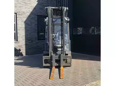 Diesel heftrucks 2020  Linde H20D-01 (2)