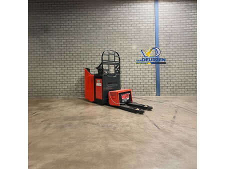 Porta-paletes manual 2017  Linde T20SP-02 (2)