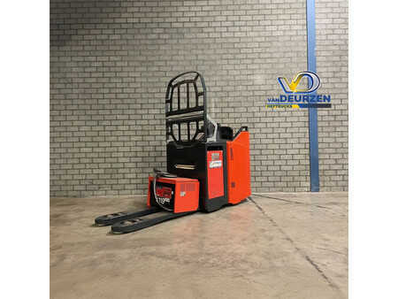 Porta-paletes manual 2017  Linde T20SP-02 (3)