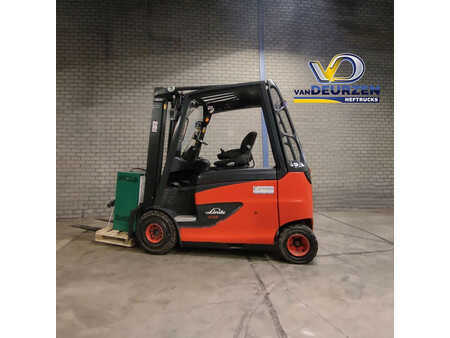 Elektromos 4 kerekű 2013 Linde E25HL (2)