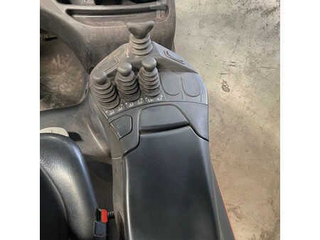 Elektromos 4 kerekű 2016  Linde E16-02 (7)