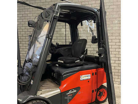 Chariots électriques à 4 roues 2017  Linde E16P-02 (6)