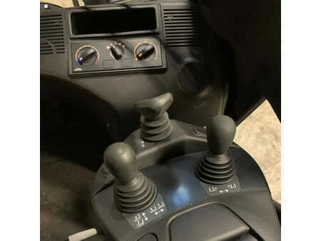 Dieseltruck 2019  Linde H20D-01 (7)