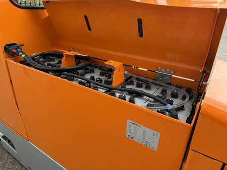 Carretilla de 4 vías 2012 HUBTEX MD30 serie 2121PU (10)