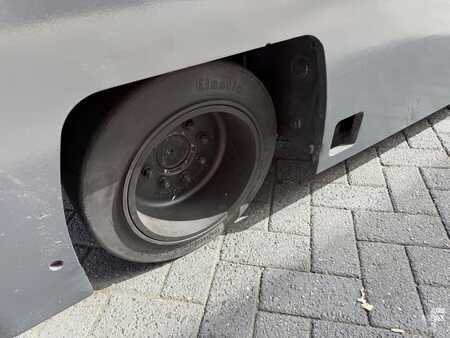 Carretilla de 4 vías 2009 HUBTEX MQ 35 serie 2130EL (8)