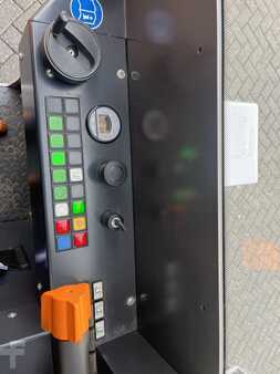 Carretilla de 4 vías 2018 HUBTEX DS 27 (10)