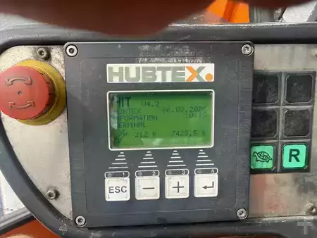 Vierwegestapler  HUBTEX MQ 30 serie 2121 EL Vol rubber (10)