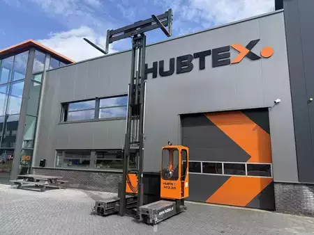 Vierwegestapler  HUBTEX MQ 30 serie 2121 EL Vol rubber (11)