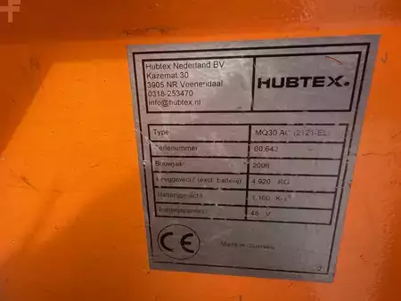 Vierwegestapler  HUBTEX MQ 30 serie 2121 EL Vol rubber (8)