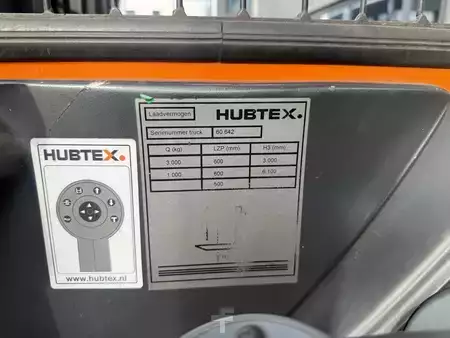 Vierwegestapler  HUBTEX MQ 30 serie 2121 EL Vol rubber (9)