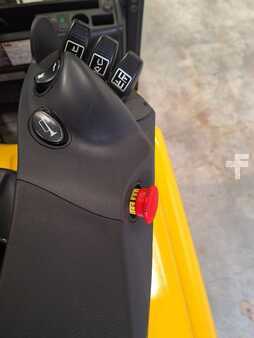 Chariots électriques à 4 roues 2015  Yale ERP 16 VT (6)