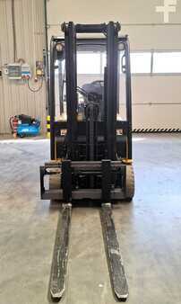 Chariots électriques à 4 roues 2015  Yale ERP 16 VT (7)