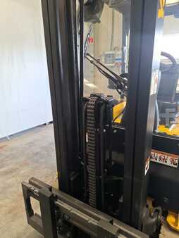 Chariots électriques à 4 roues 2015  Yale ERP 16 VT (8)