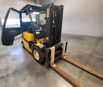 Carrelli elevatori GPL 2007  Yale GLP30VX (3)
