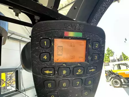 Electric - 4 wheels 2018  Yale ERP40VM E2370 (14)