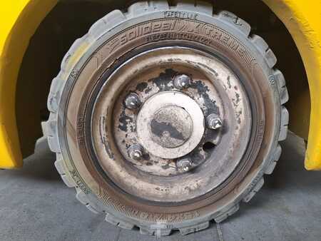 Chariots électriques à 4 roues 2018  Yale ERP15VT (11)