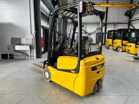 Elektro 3 Rad 2015  Yale ERP15VT (2)