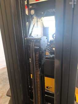 Dízel targoncák 2016  Yale GDP 25 VX (8)