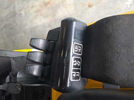 Nestekaasutrukki 2008  Yale GDP 16 VX (4)