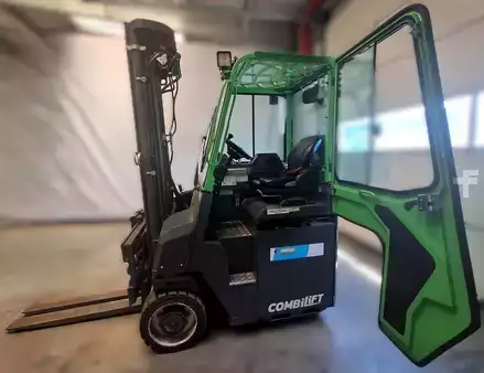 Carrelli elettrici 3 ruote 2025  Combilift CBE 4000 (4)
