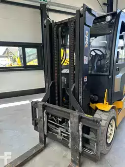 Electric - 4 wheels 2013  Yale ERP40VM E2370 (11)