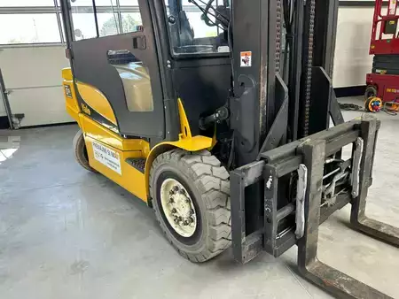 Electric - 4 wheels 2013  Yale ERP40VM E2370 (12)