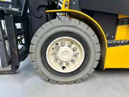 Electric - 4 wheels 2013  Yale ERP40VM E2370 (2)
