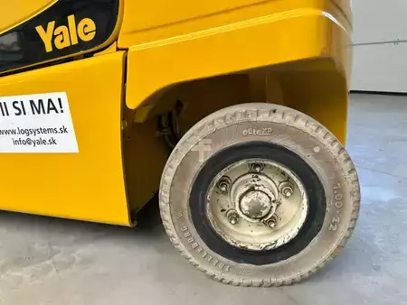 Electric - 4 wheels 2013  Yale ERP40VM E2370 (3)