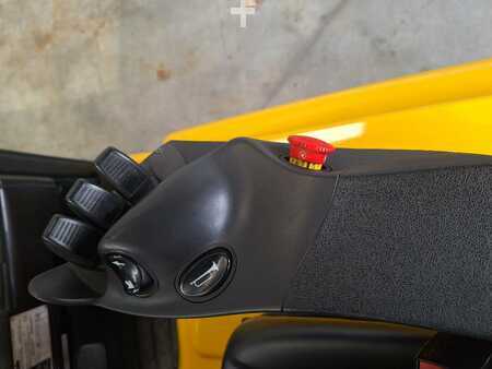 Chariots électriques à 4 roues 2017  Yale ERP 16 VT (3)