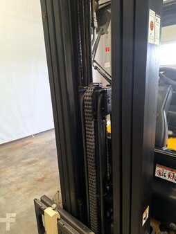 Chariots électriques à 4 roues 2017  Yale ERP 16 VT (8)