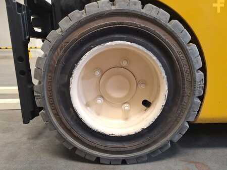 Chariots électriques à 4 roues 2017  Yale ERP 16 VT (9)