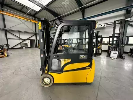 Elektryczne 4-kołowe 2021  Yale ERP20VT LWBE2630 (1)