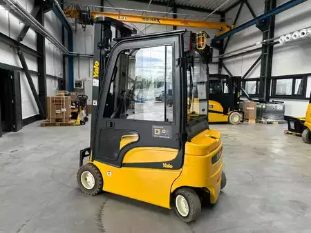 Carrelli elettrici 4 ruote 2019  Yale ERP20VF MWB2130 (1)