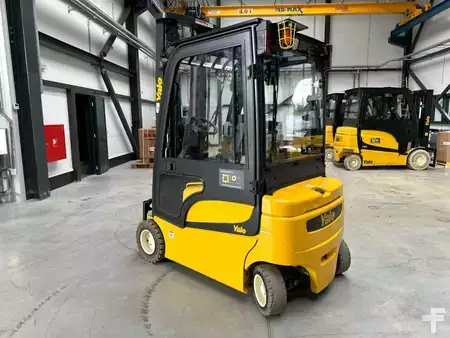 Carrelli elettrici 4 ruote 2019  Yale ERP20VF MWB2130 (14)