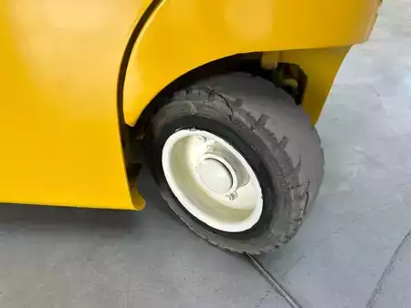 Carrelli elettrici 4 ruote 2019  Yale ERP20VF MWB2130 (2)