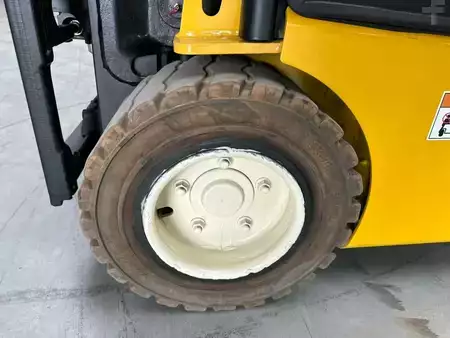 Carrelli elettrici 4 ruote 2019  Yale ERP20VF MWB2130 (3)