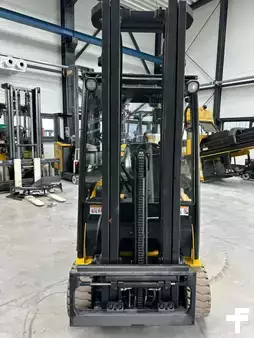 Carrelli elettrici 4 ruote 2019  Yale ERP20VF MWB2130 (9)