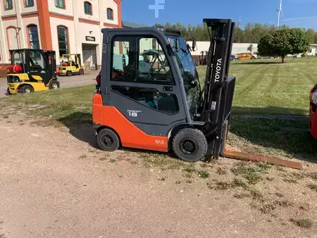 Treibgasstapler 2015  Toyota 06-18 FG (1)