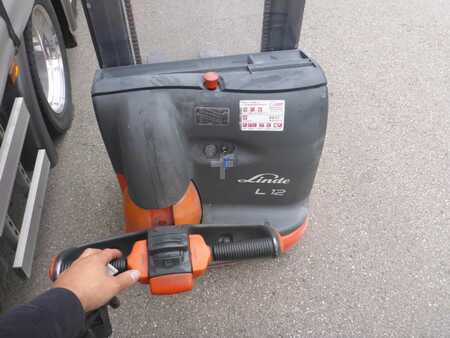Hochhubwagen 2007  Linde L12 (3)