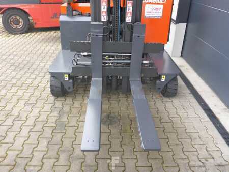 Čtyřcestný vysokozdvižný vozík 2008  Combilift C2500 (6)