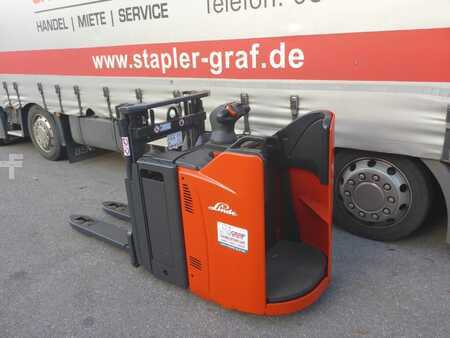 Hochhubwagen  Linde D12 HP SP (1)