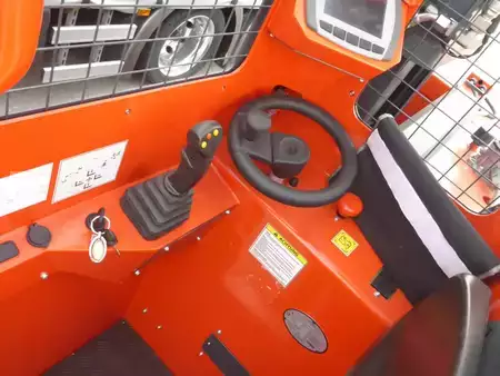 Fyrvägstruck 2023  Combilift C2500 STE (7)