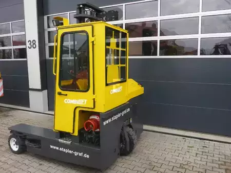 Four-way trucks 2009  Combilift C3000 (2)