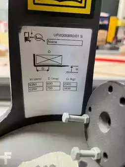 Carretilla retráctil de 4 vías 2016  Linde R25 F (4)
