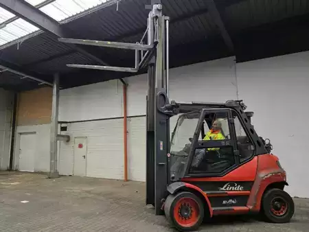 Treibgasstapler 2009  Linde H80 T (4)