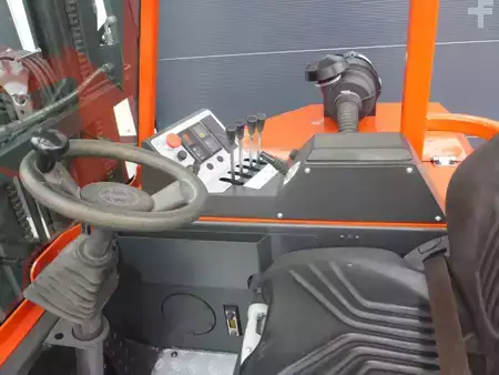 Four-way trucks 2016  Combilift C3000 (3)