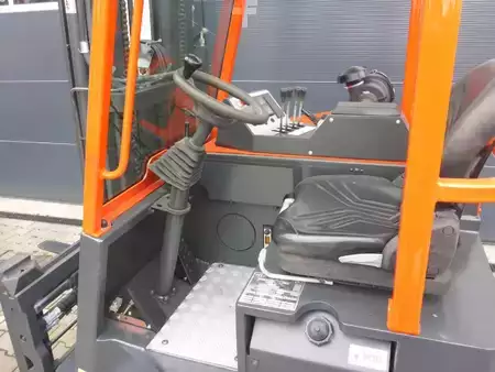 Four-way trucks 2016  Combilift C3000 (4)