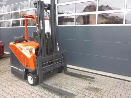 Four-way trucks 2016  Combilift C3000 (5)