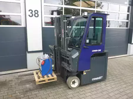 Chariots multidirectionnels 2021  Combilift CBE3000 (1)