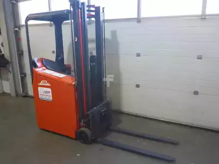 3-wiel elektrische heftrucks 2015  Linde E10 (5)